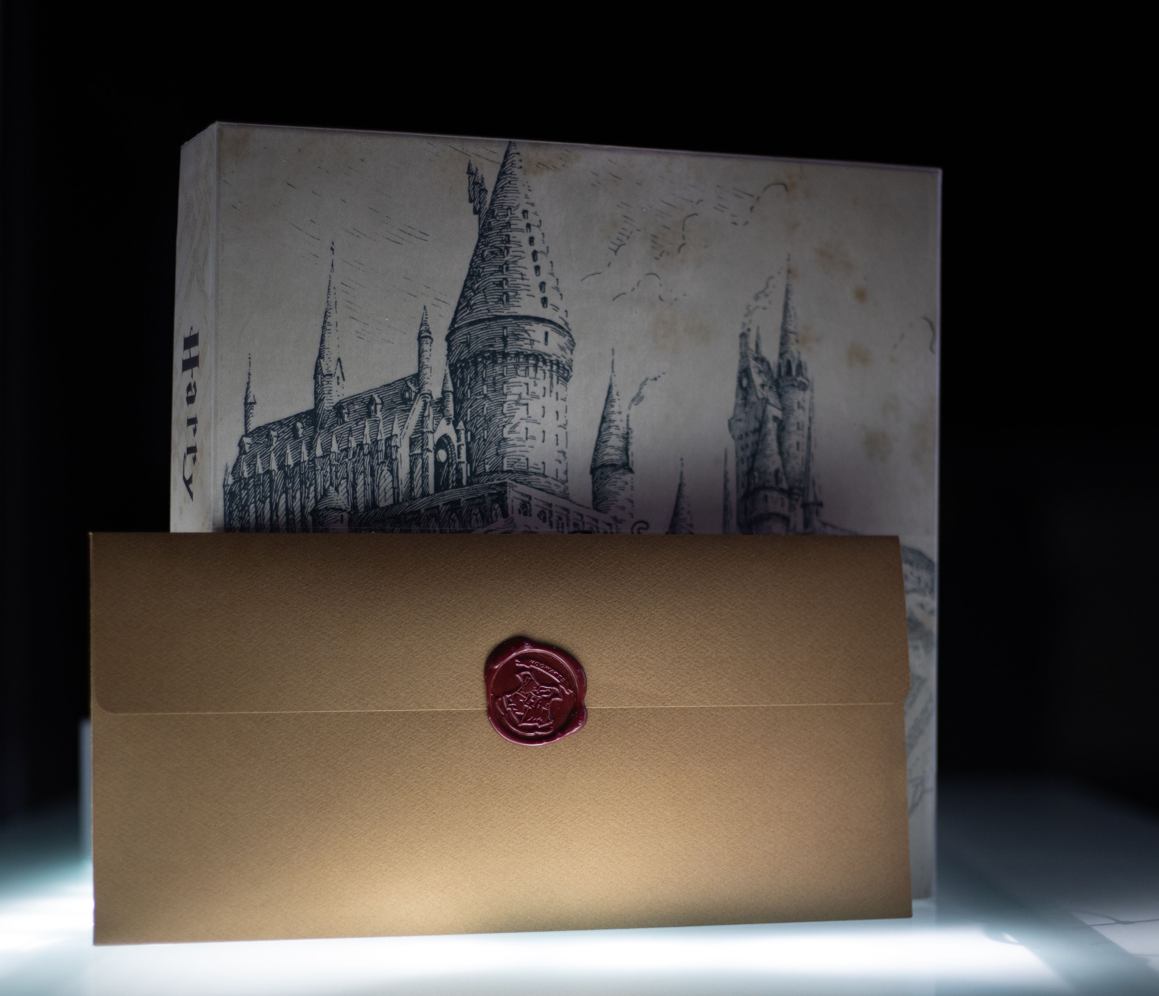 Boîte de jeu du Monopoly Harry Potter avec le courrier